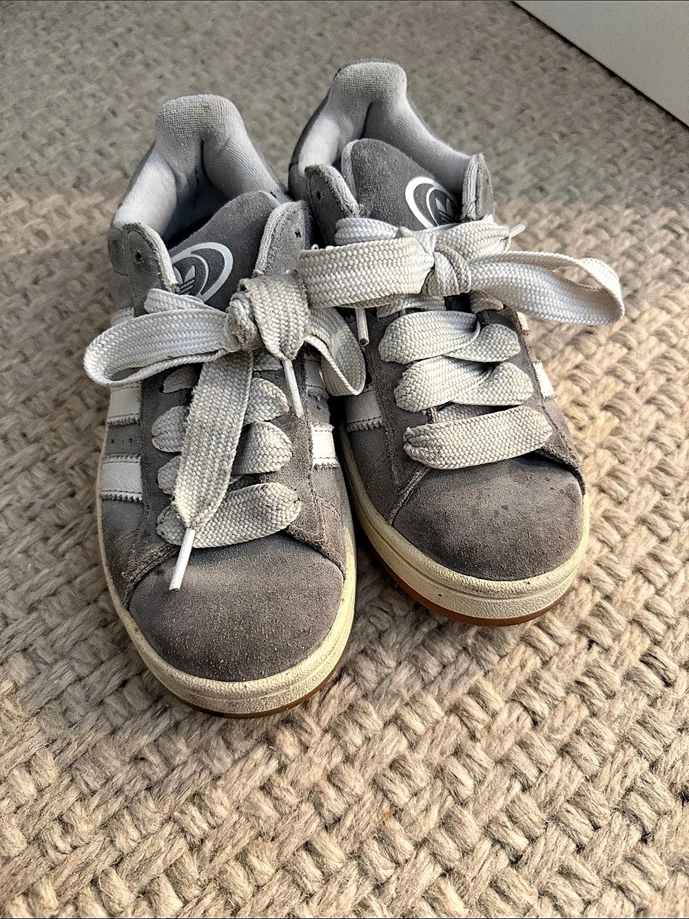 adidas Campus Gray & White Sneakers US 41⁄2